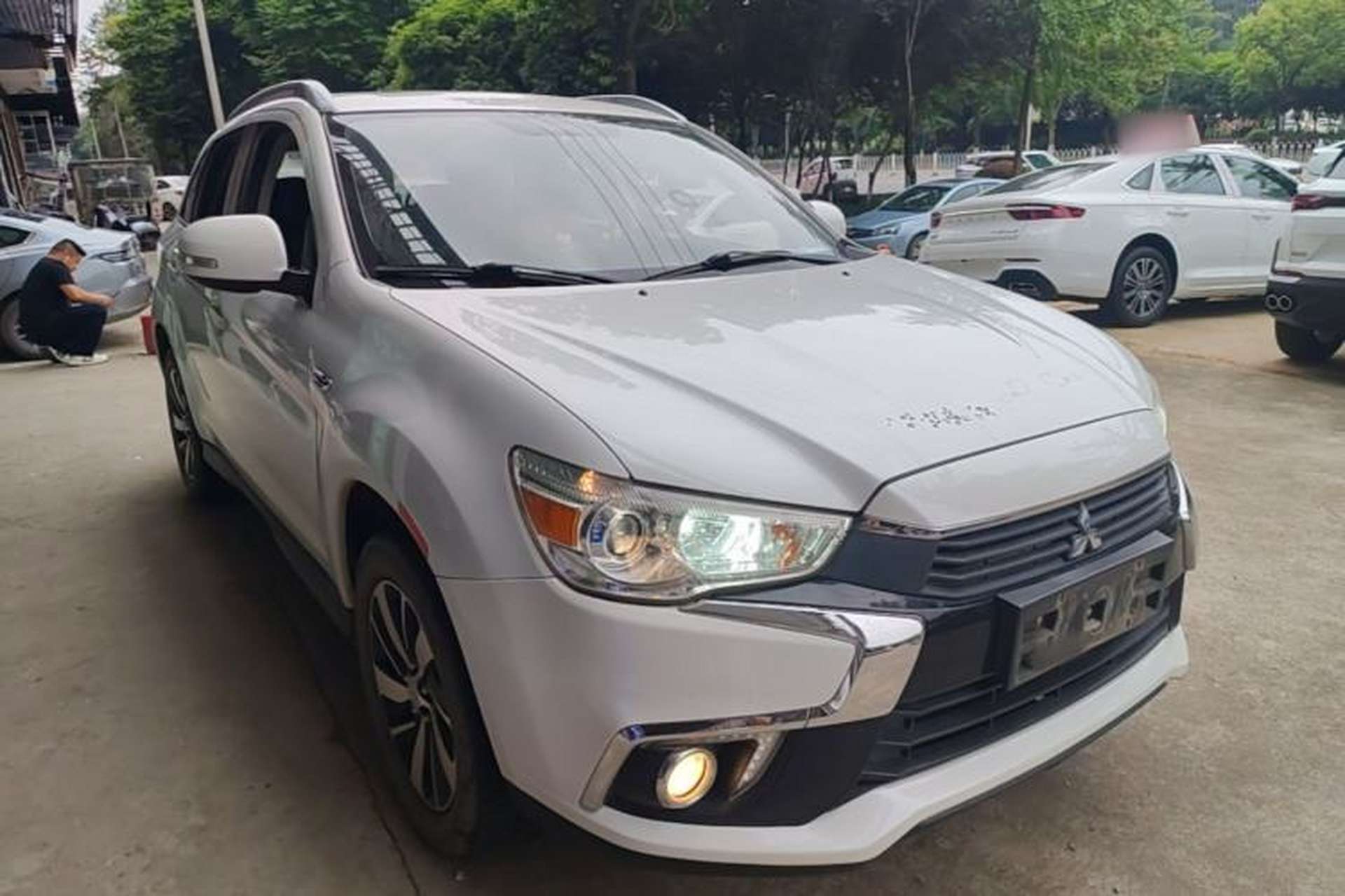 Used Mitsubishi ASX 2018 2.0L CVT Two-Wheel Drive Deluxe Edition Front Right 45 Deg