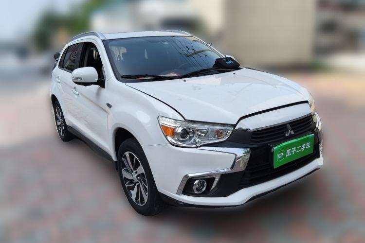 Used Mitsubishi ASX 2018 2.0L CVT Two-Wheel Drive Deluxe Edition Front Right 45 Deg