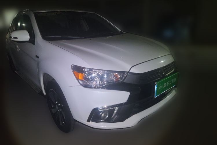 Used Mitsubishi ASX 2018 2.0L CVT Two-Wheel Drive Deluxe Edition Front Right 45 Deg