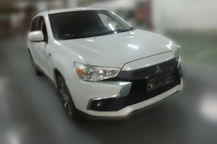Used Mitsubishi ASX 2018 2.0L CVT Two-Wheel Drive Smart Orange Edition Front Right 45 Deg