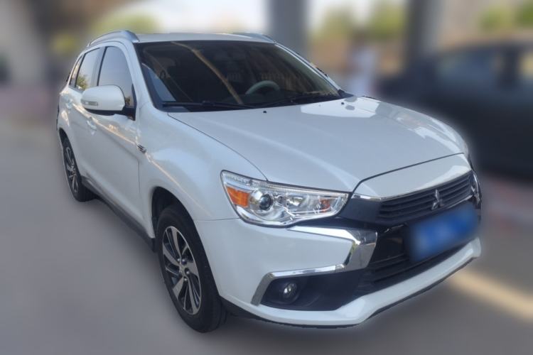 Used Mitsubishi ASX 2018 2.0L CVT Two-Wheel Drive Deluxe Edition Front Right 45 Deg