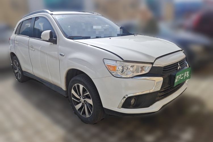 Used Mitsubishi ASX 2018 2.0L CVT Two-Wheel Drive Deluxe Edition Front Right 45 Deg