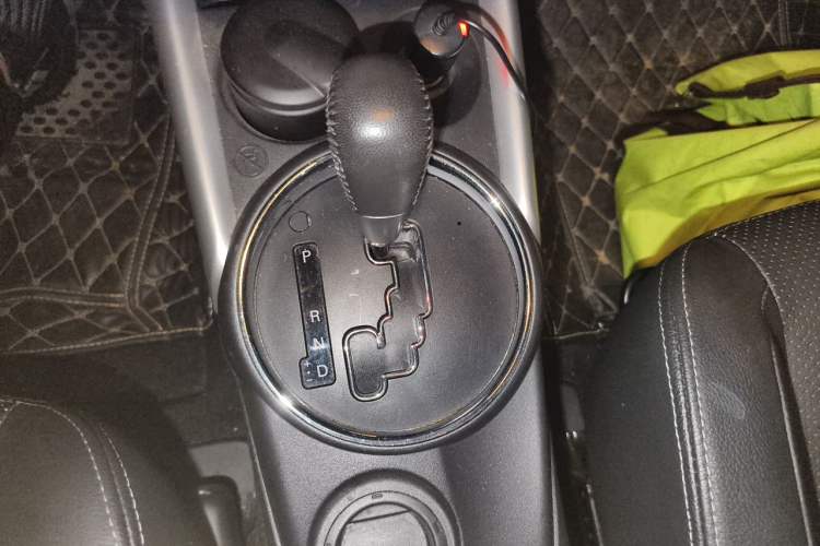 Used Mitsubishi ASX 2018 2.0L CVT Two-Wheel Drive Deluxe Edition Gear Lever