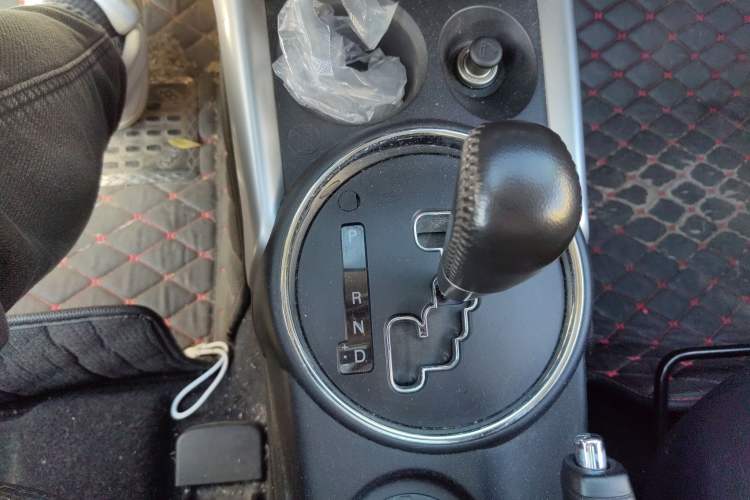 Used Mitsubishi ASX 2018 2.0L CVT Two-Wheel Drive Deluxe Edition Gear Lever