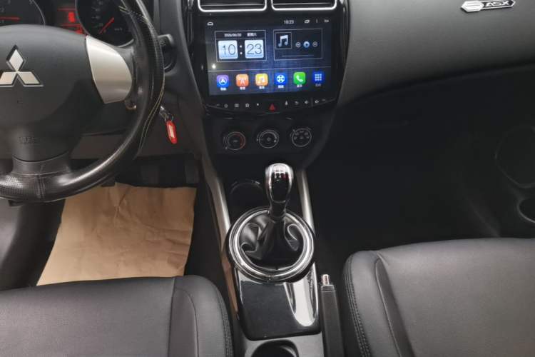 Used Mitsubishi ASX 2018 1.6L Manual Two-Wheel Drive Fashion Edition Gear Lever