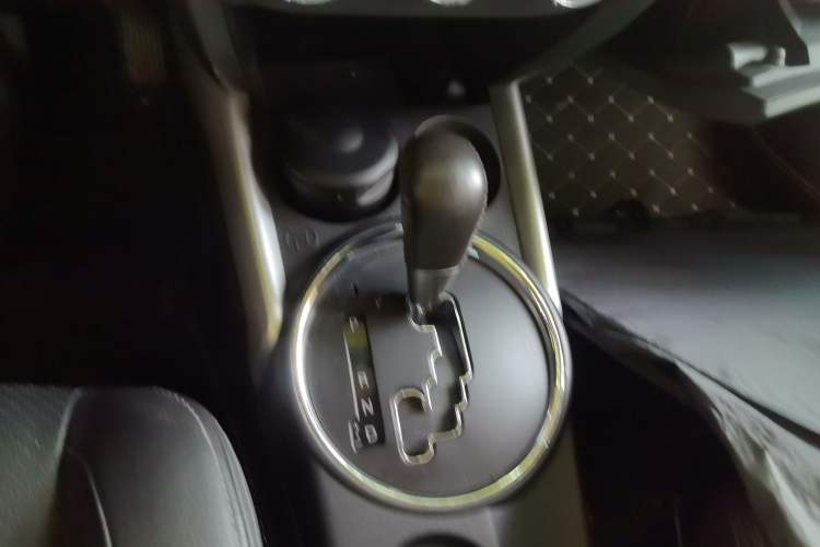 Used Mitsubishi ASX 2018 2.0L CVT Two-Wheel Drive Deluxe Edition Gear Lever