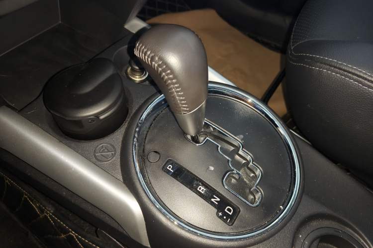 Used Mitsubishi ASX 2018 2.0L CVT Two-Wheel Drive Deluxe Edition Gear Lever