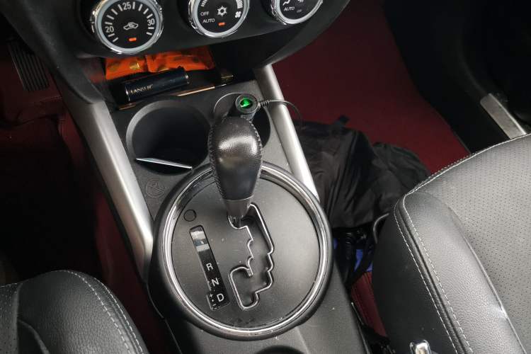 Used Mitsubishi ASX 2018 2.0L CVT Two-Wheel Drive Deluxe Edition Gear Lever