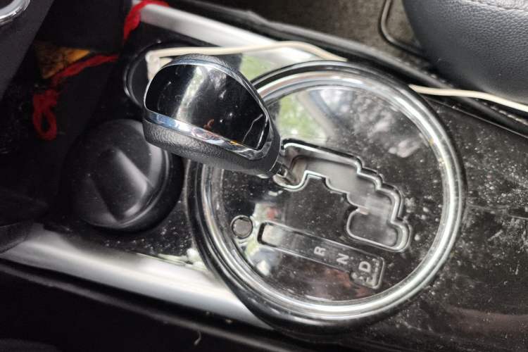 Used Mitsubishi ASX 2018 2.0L CVT Two-Wheel Drive Deluxe Edition Gear Lever