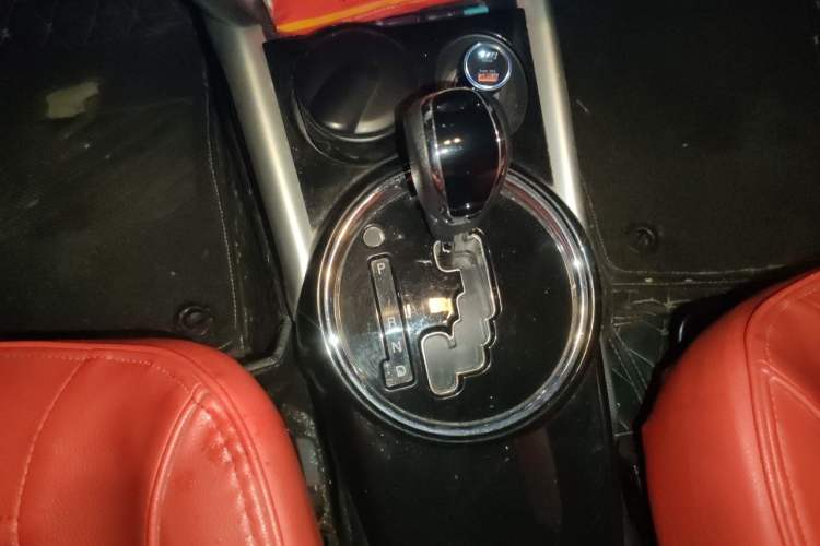 Used Mitsubishi ASX 2018 2.0L CVT Two-Wheel Drive Deluxe Edition Gear Lever