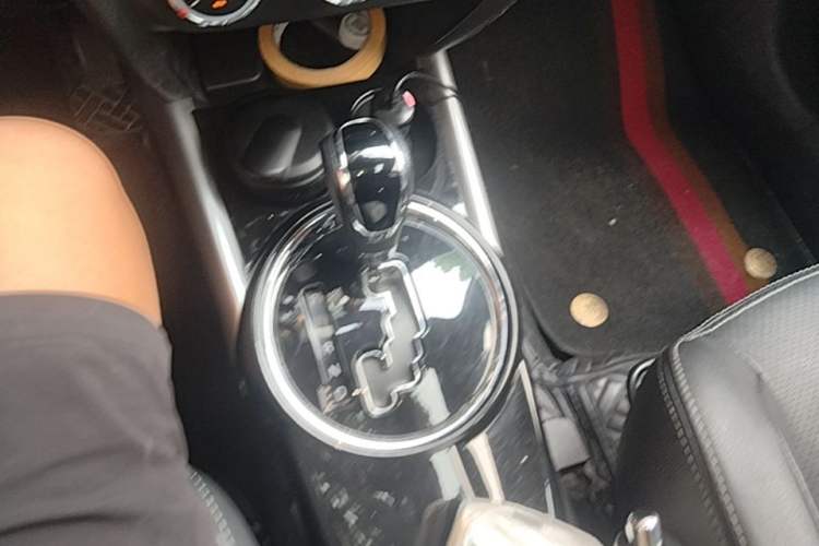 Used Mitsubishi ASX 2018 2.0L CVT Two-Wheel Drive Deluxe Edition Gear Lever