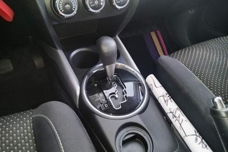 Used Mitsubishi ASX 2018 2.0L CVT Two-Wheel Drive Elite Edition Gear Lever