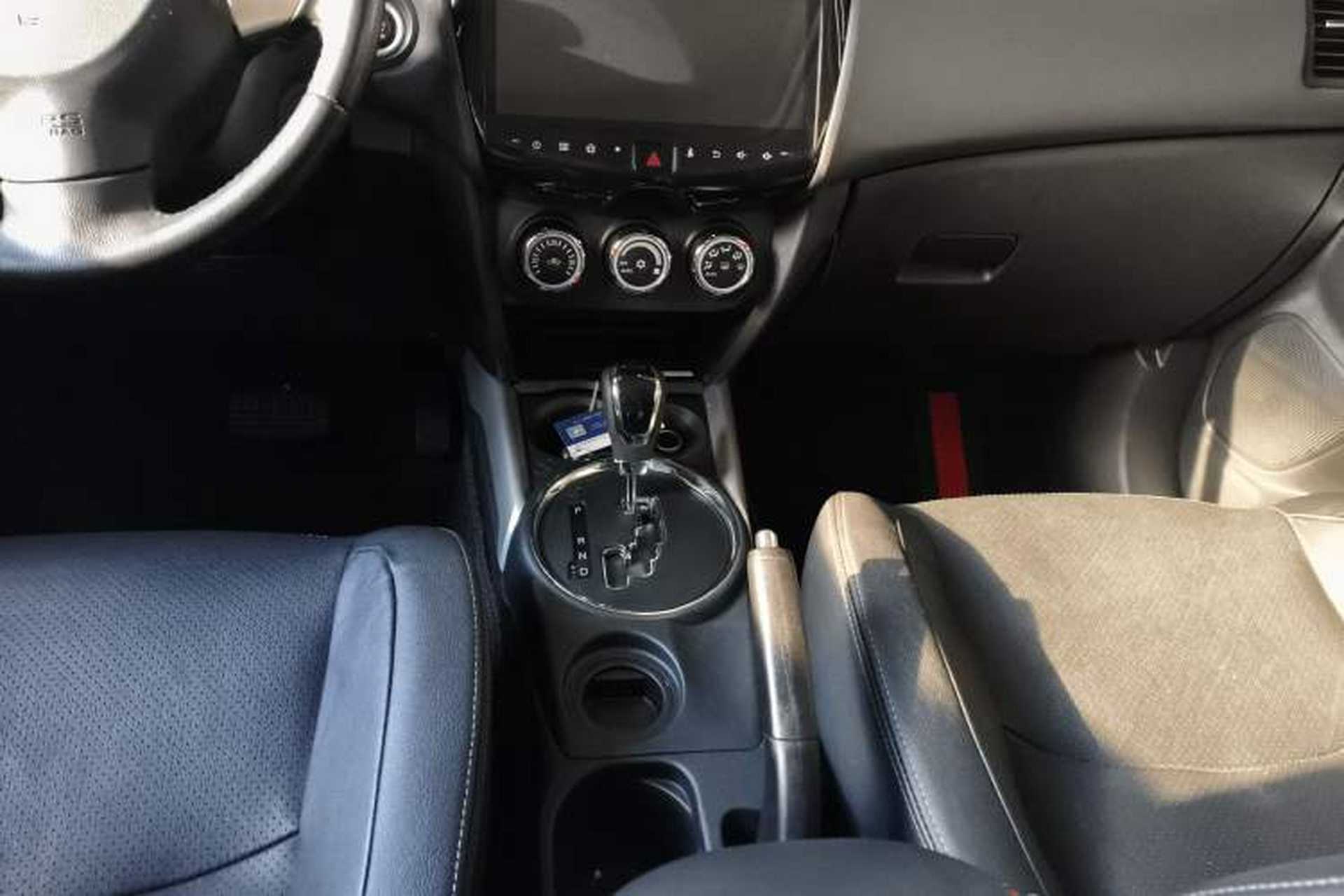 Used Mitsubishi ASX 2018 2.0L CVT Two-Wheel Drive Deluxe Edition Gear Lever