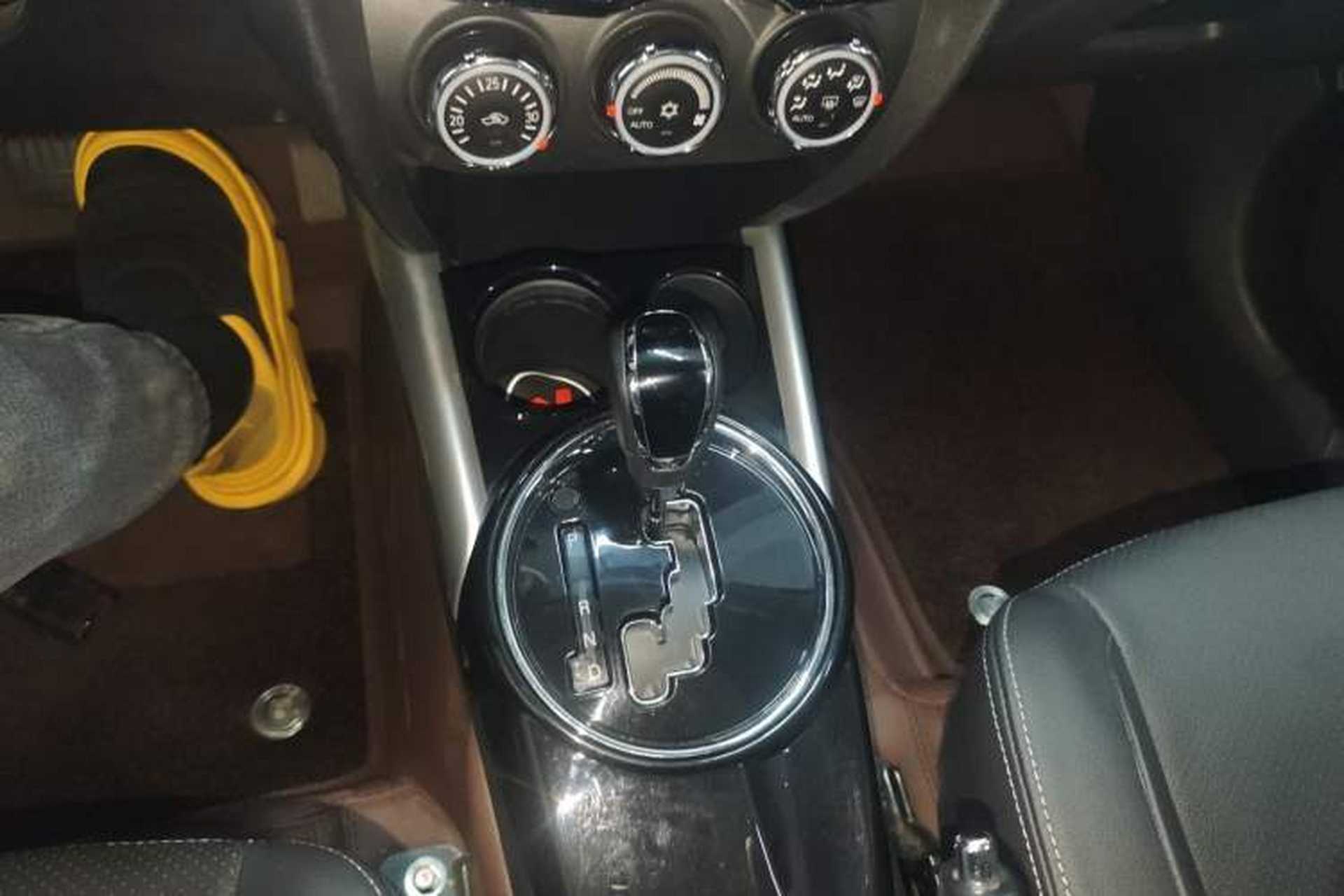 Used Mitsubishi ASX 2018 2.0L CVT Two-Wheel Drive Deluxe Edition Gear Lever