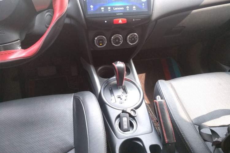 Used Mitsubishi ASX 2018 2.0L CVT Two-Wheel Drive Deluxe Edition Gear Lever