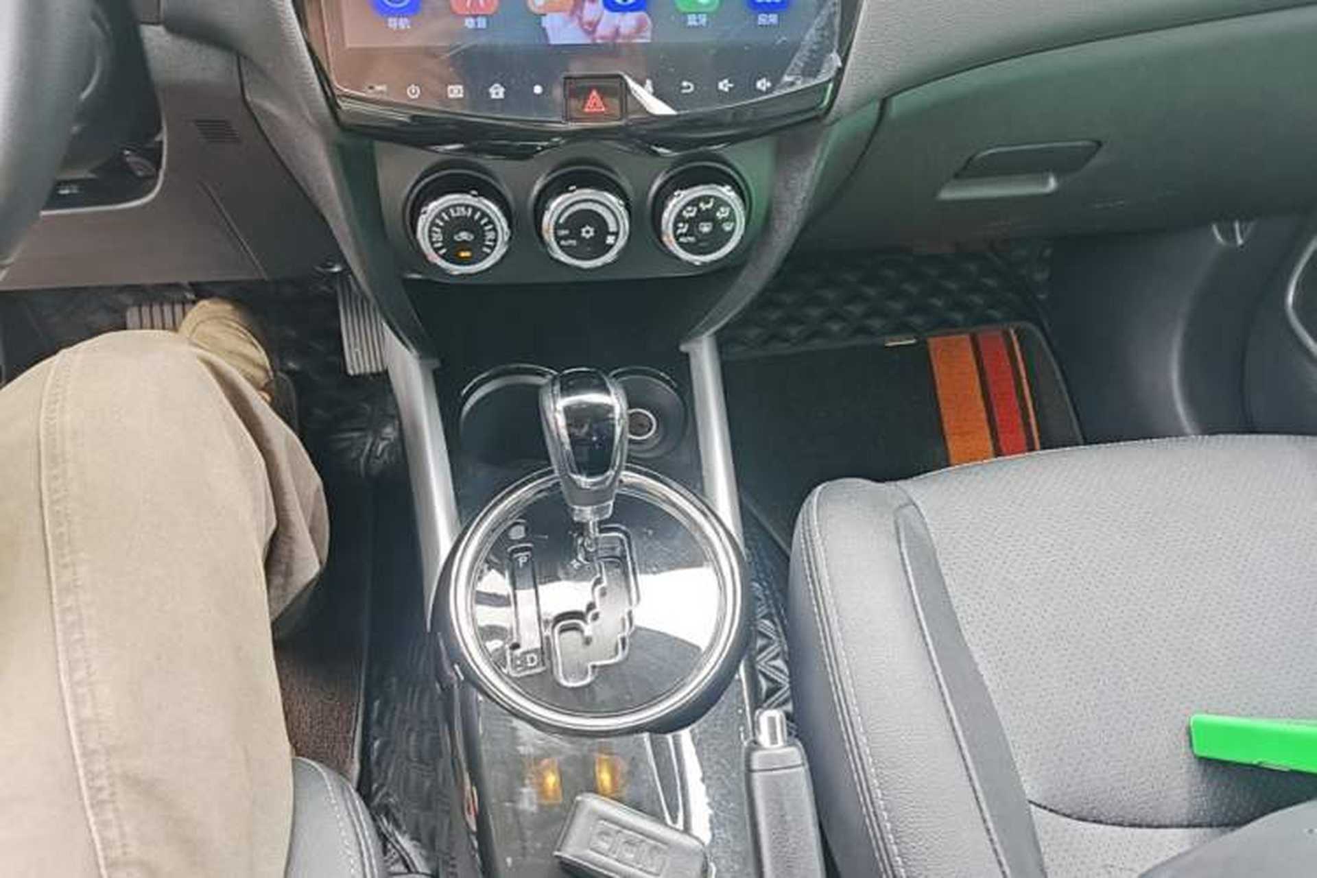 Used Mitsubishi ASX 2018 2.0L CVT Two-Wheel Drive Deluxe Edition Gear Lever