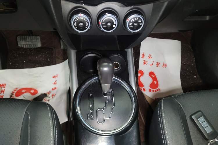 Used Mitsubishi ASX 2018 2.0L CVT Two-Wheel Drive Deluxe Edition Gear Lever