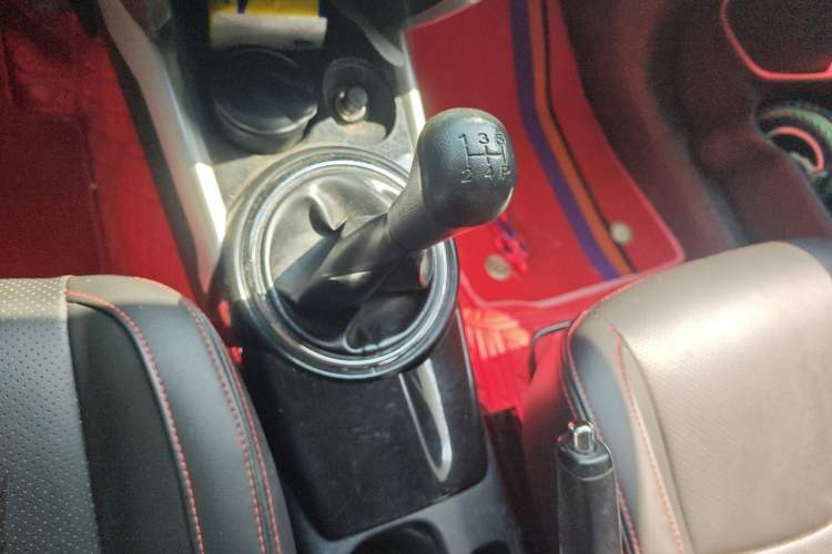 Used Mitsubishi ASX 2018 1.6L Manual Two-Wheel Drive Dynamic Edition Gear Lever