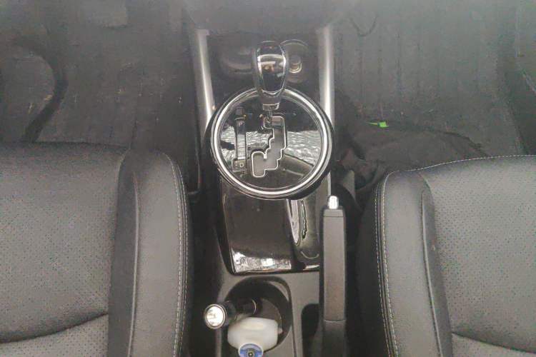 Used Mitsubishi ASX 2018 2.0L CVT Two-Wheel Drive Deluxe Edition Gear Lever