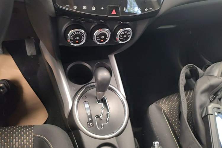 Used Mitsubishi ASX 2018 2.0L CVT Two-Wheel Drive Elite Edition Gear Lever