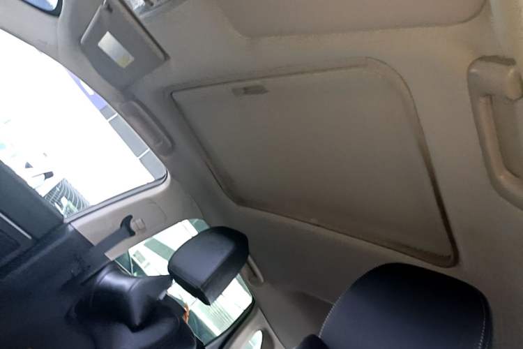 Used Mitsubishi ASX 2018 2.0L CVT Two-Wheel Drive Deluxe Edition Headliner