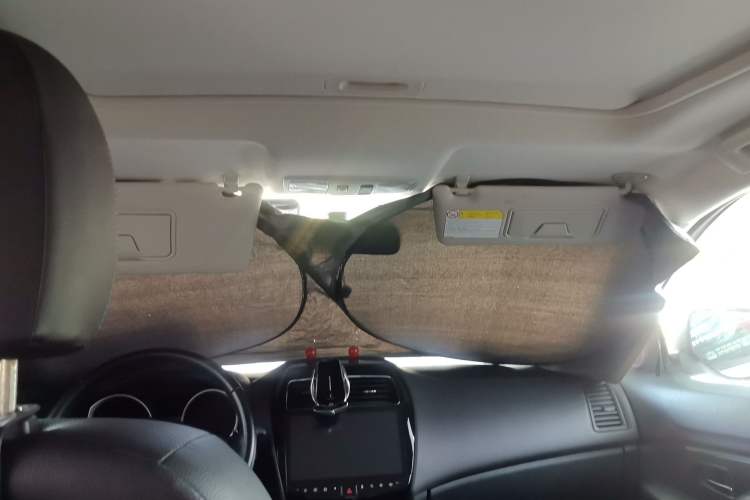 Used Mitsubishi ASX 2018 2.0L CVT Two-Wheel Drive Deluxe Edition Headliner