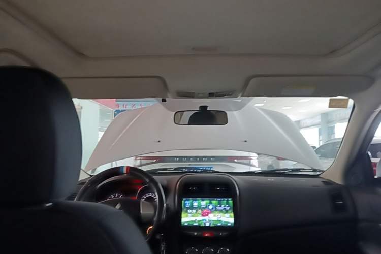 Used Mitsubishi ASX 2018 2.0L CVT Two-Wheel Drive Elite Edition Headliner