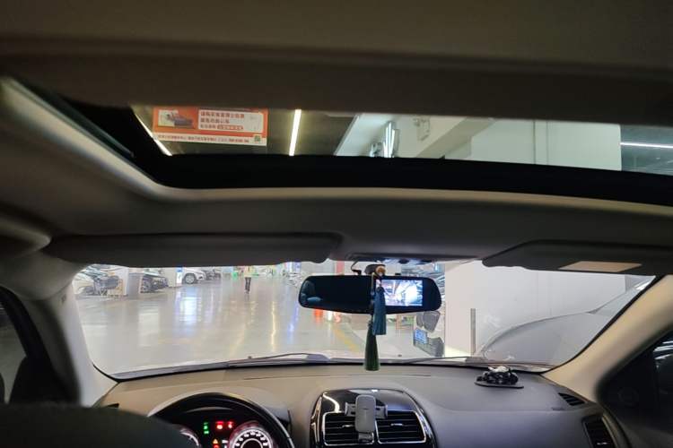 Used Mitsubishi ASX 2018 2.0L CVT Two-Wheel Drive Deluxe Edition Headliner