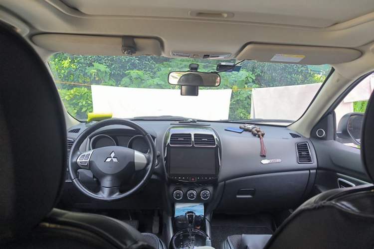 Used Mitsubishi ASX 2018 2.0L CVT Two-Wheel Drive Deluxe Edition Headliner