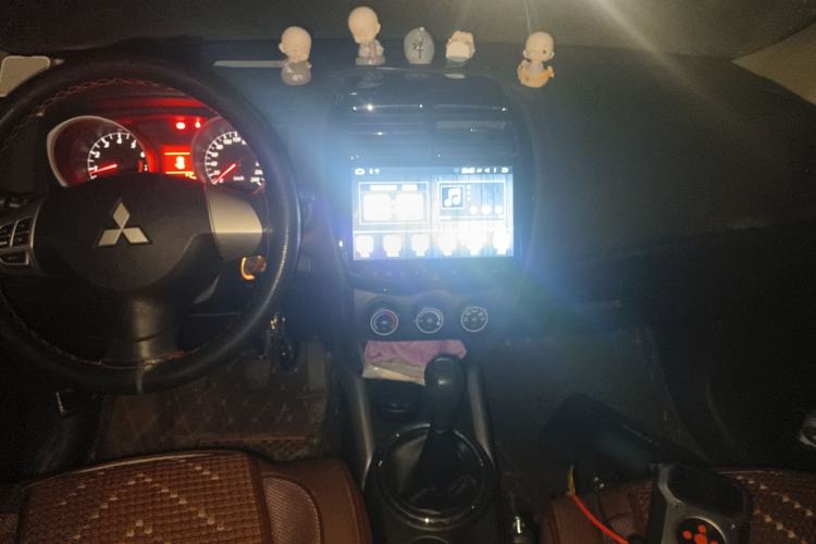 Used Mitsubishi ASX 2018 1.6L Manual Two-Wheel Drive Fashion Edition Interior 2