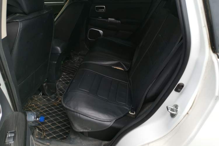 Used Mitsubishi ASX 2018 1.6L Manual Two-Wheel Drive Fashion Edition Interior 4