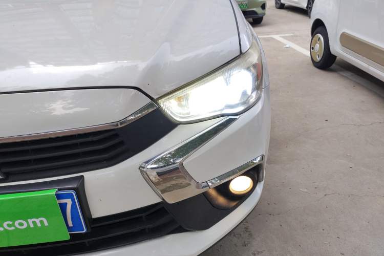 Used Mitsubishi ASX 2018 2.0L CVT Two-Wheel Drive Elite Edition Left Front Headlight