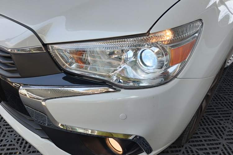 Used Mitsubishi ASX 2018 2.0L CVT Two-Wheel Drive Deluxe Edition Left Front Headlight