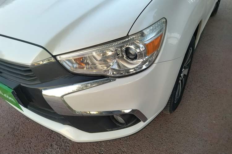 Used Mitsubishi ASX 2018 2.0L CVT Two-Wheel Drive Elite Edition Left Front Headlight