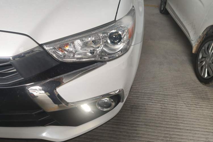 Used Mitsubishi ASX 2018 2.0L CVT Two-Wheel Drive Deluxe Edition Left Front Headlight