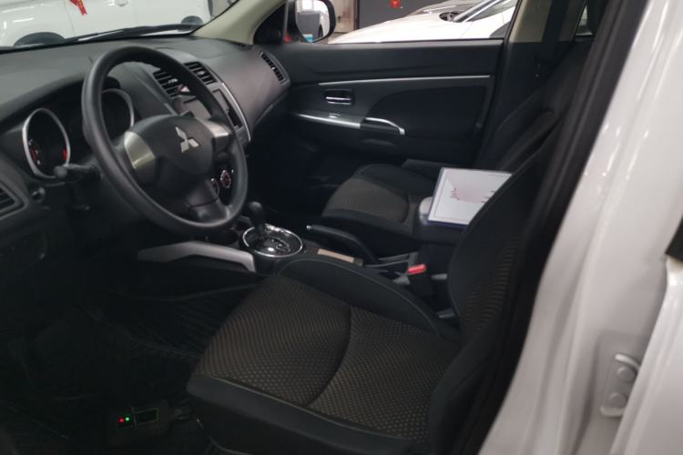 Used Mitsubishi ASX 2018 2.0L CVT Two-Wheel Drive Elite Edition Left Front Seat