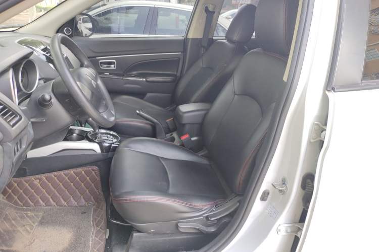 Used Mitsubishi ASX 2018 2.0L CVT Two-Wheel Drive Elite Edition Left Front Seat