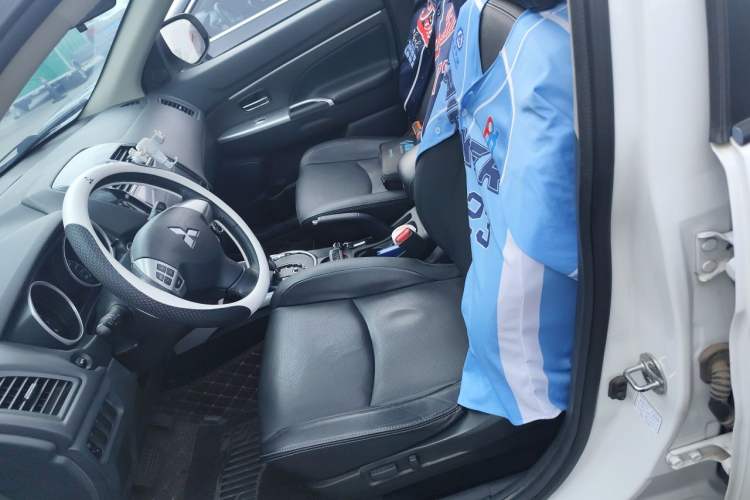 Used Mitsubishi ASX 2018 2.0L CVT Two-Wheel Drive Deluxe Edition Left Front Seat