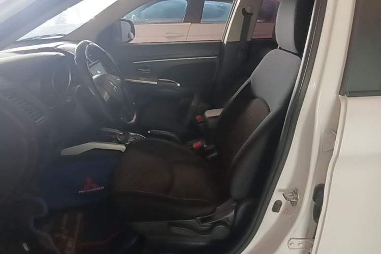 Used Mitsubishi ASX 2018 2.0L CVT Two-Wheel Drive Elite Edition Left Front Seat