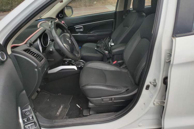 Used Mitsubishi ASX 2018 2.0L CVT Two-Wheel Drive Deluxe Edition Left Front Seat