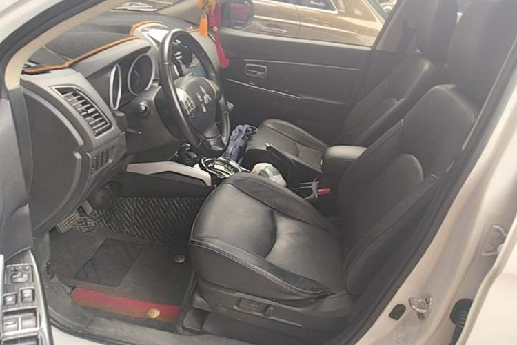 Used Mitsubishi ASX 2018 2.0L CVT Two-Wheel Drive Deluxe Edition Left Front Seat