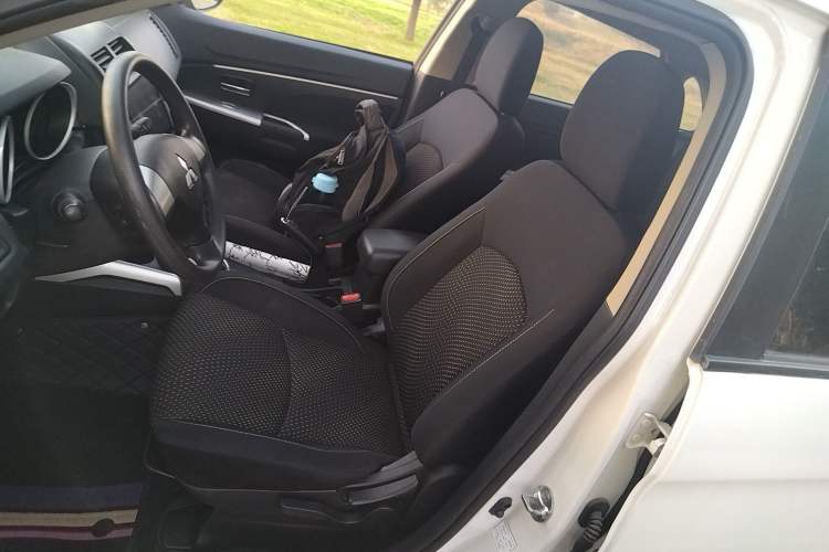 Used Mitsubishi ASX 2018 2.0L CVT Two-Wheel Drive Elite Edition Left Front Seat