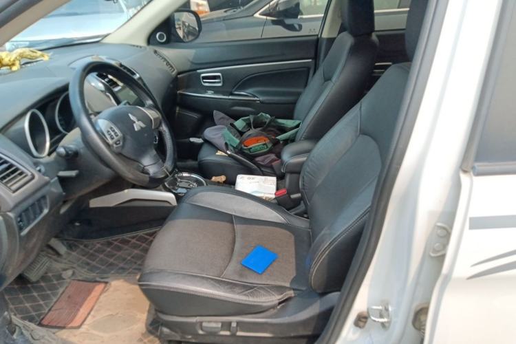 Used Mitsubishi ASX 2018 2.0L CVT Two-Wheel Drive Deluxe Edition Left Front Seat