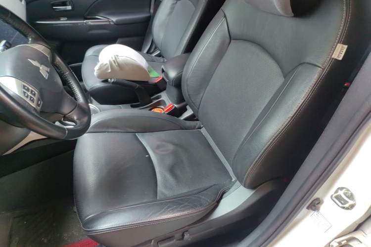 Used Mitsubishi ASX 2018 2.0L CVT Two-Wheel Drive Deluxe Edition Left Front Seat
