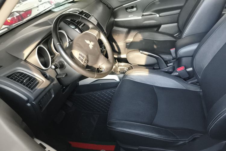 Used Mitsubishi ASX 2018 2.0L CVT Two-Wheel Drive Deluxe Edition Left Front Seat
