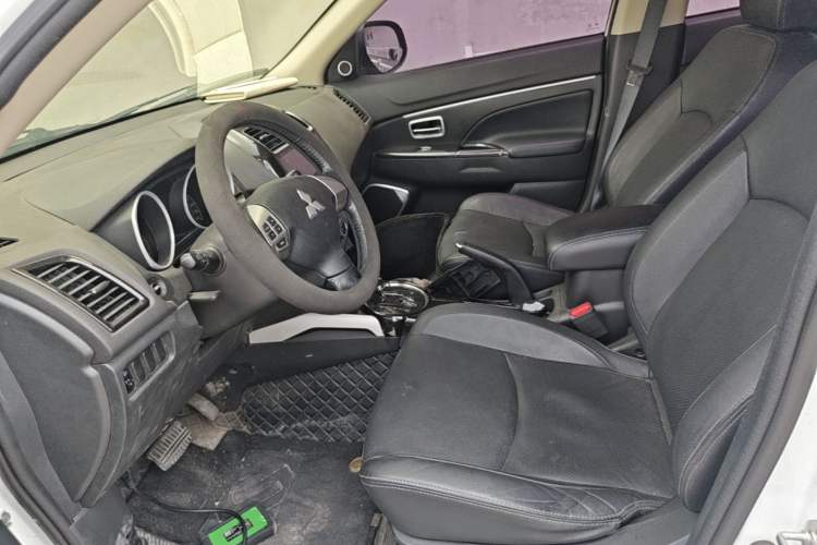 Used Mitsubishi ASX 2018 2.0L CVT Two-Wheel Drive Deluxe Edition Left Front Seat