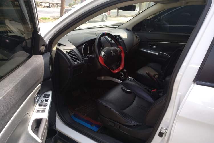 Used Mitsubishi ASX 2018 2.0L CVT Two-Wheel Drive Deluxe Edition Left Front Seat