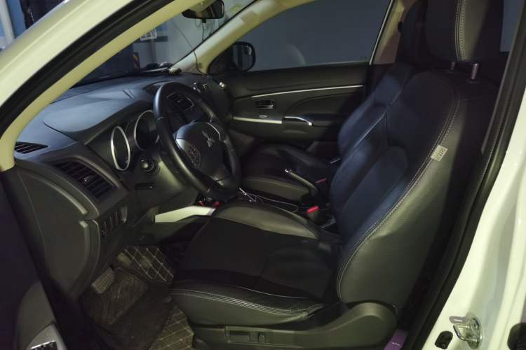 Used Mitsubishi ASX 2018 2.0L CVT Two-Wheel Drive Deluxe Edition Left Front Seat