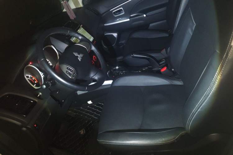 Used Mitsubishi ASX 2018 2.0L CVT Two-Wheel Drive Deluxe Edition Left Front Seat