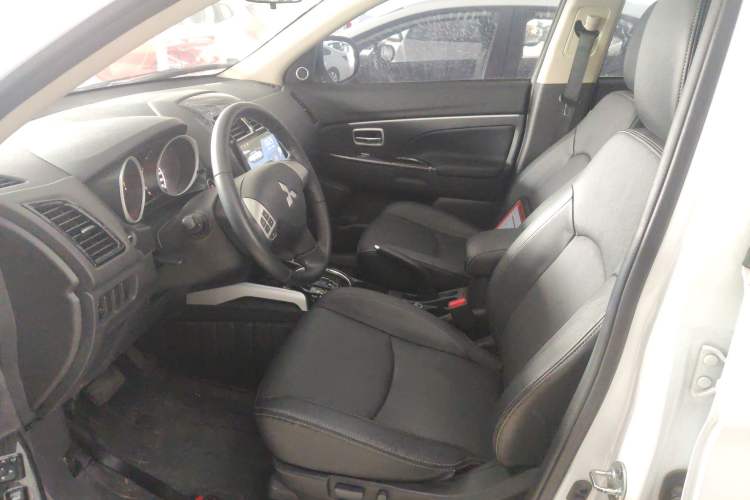 Used Mitsubishi ASX 2018 2.0L CVT Two-Wheel Drive Deluxe Edition Left Front Seat